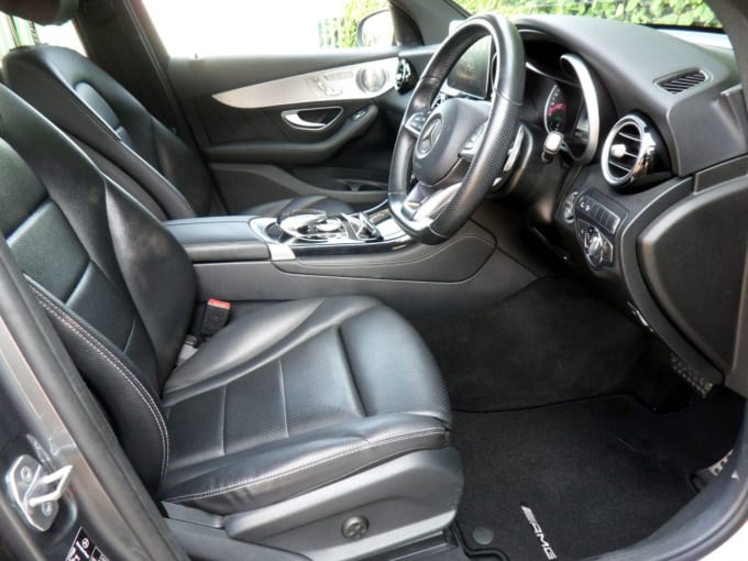 2025 Mercedes-benz Glc
