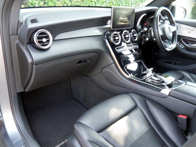 2025 Mercedes-benz Glc