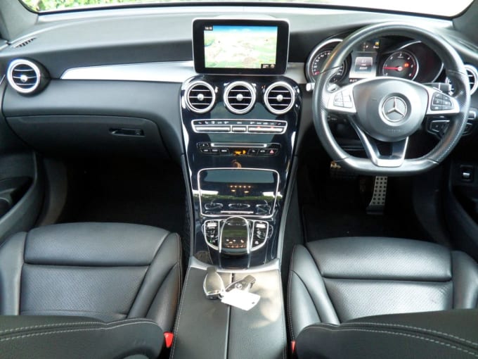 2025 Mercedes-benz Glc