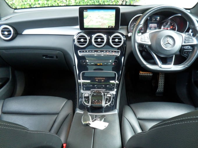 2025 Mercedes-benz Glc