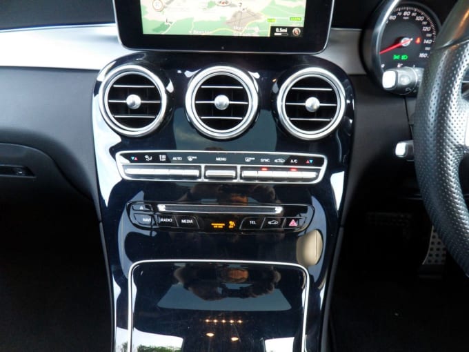 2025 Mercedes-benz Glc