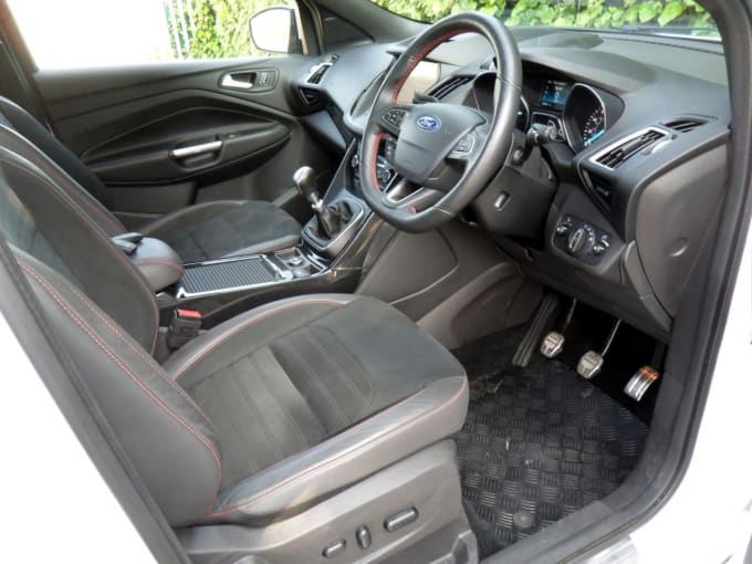 2025 Ford Kuga
