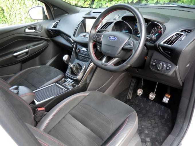 2025 Ford Kuga