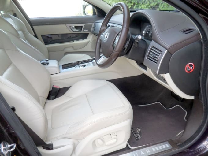 2025 Jaguar Xf