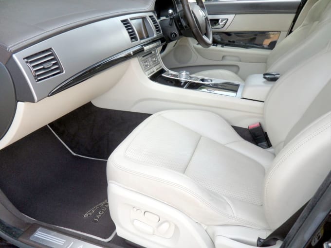 2025 Jaguar Xf