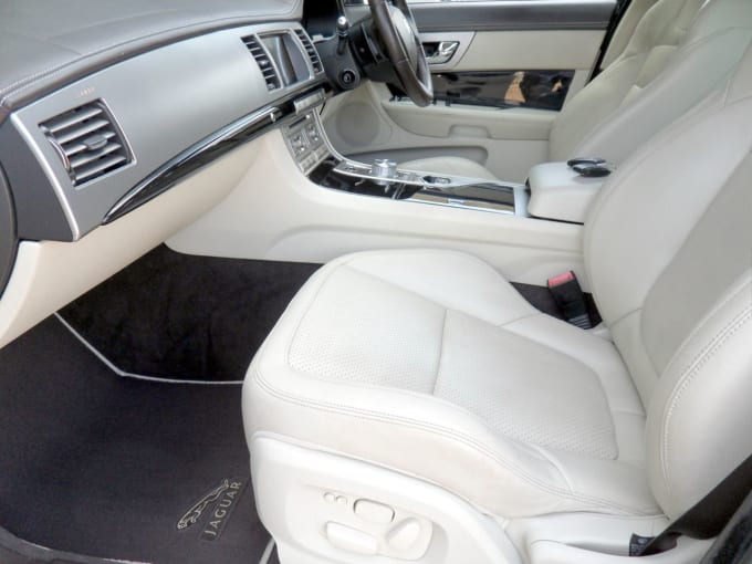 2025 Jaguar Xf