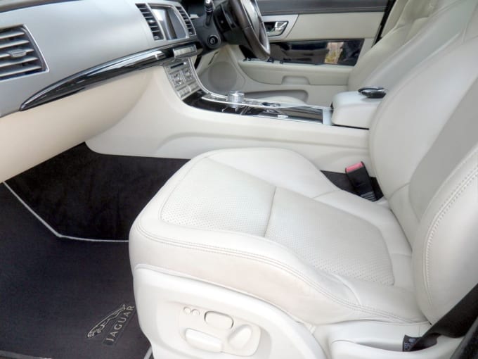 2025 Jaguar Xf