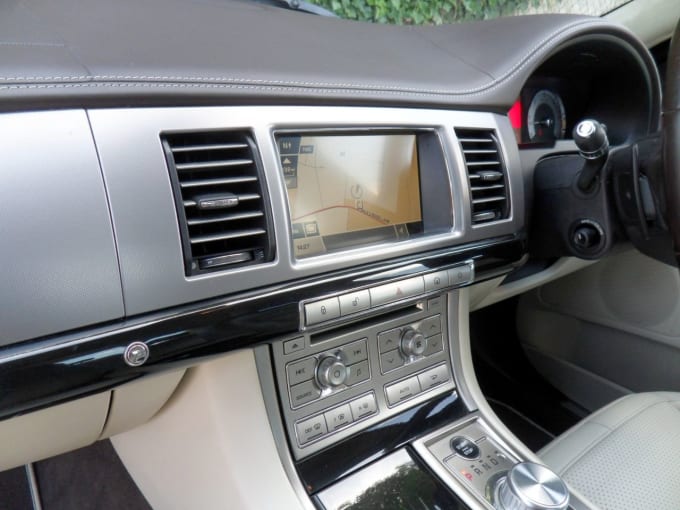 2025 Jaguar Xf
