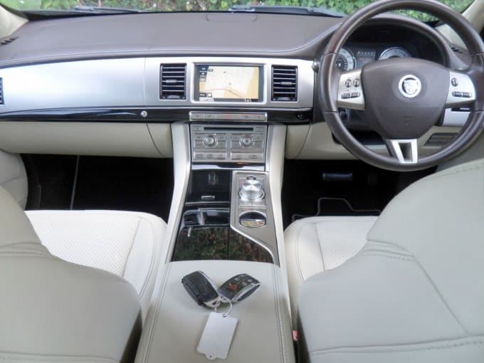 2025 Jaguar Xf
