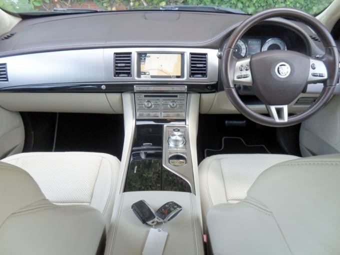 2025 Jaguar Xf