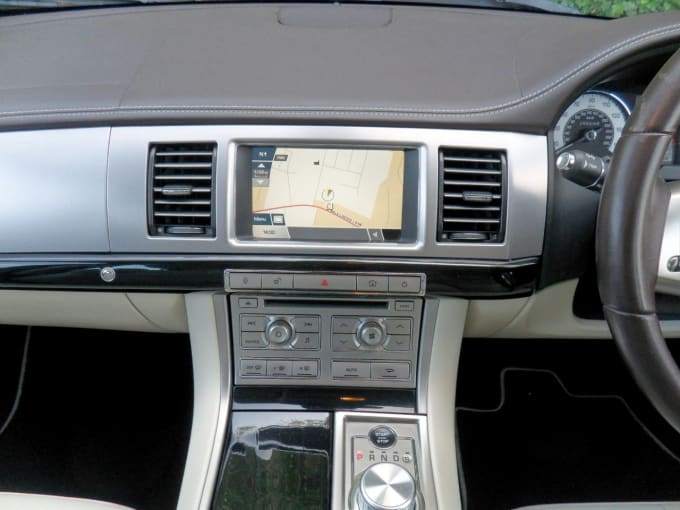 2025 Jaguar Xf