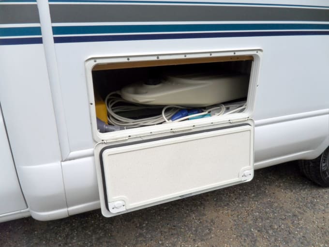 2025 Auto-trail Tracker Se