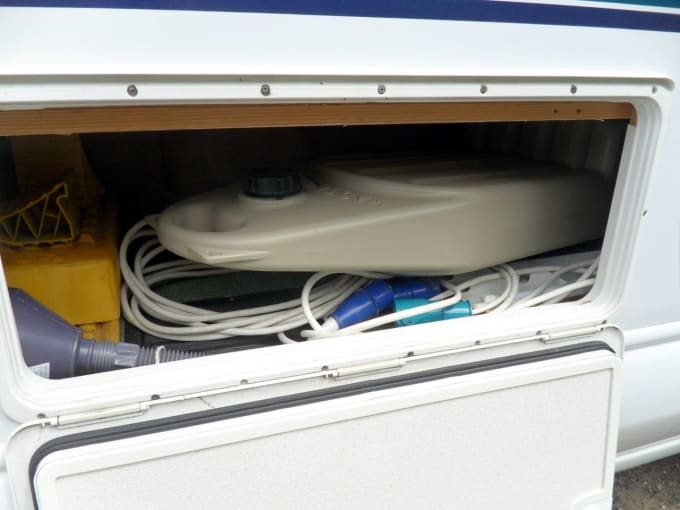 2025 Auto-trail Tracker Se