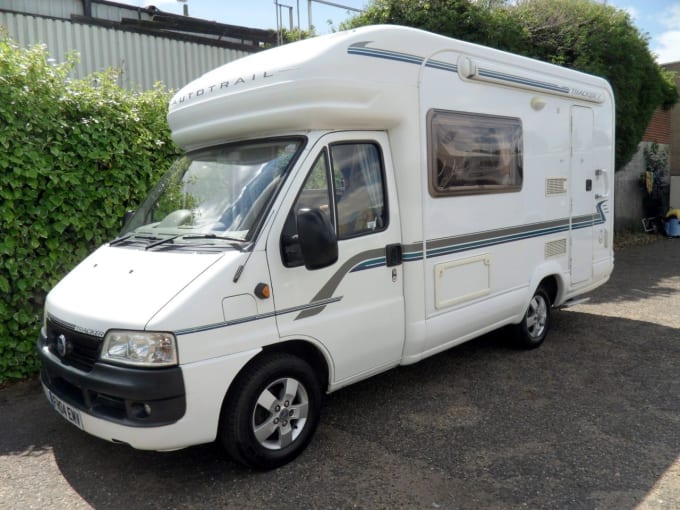 2025 Auto-trail Tracker Se
