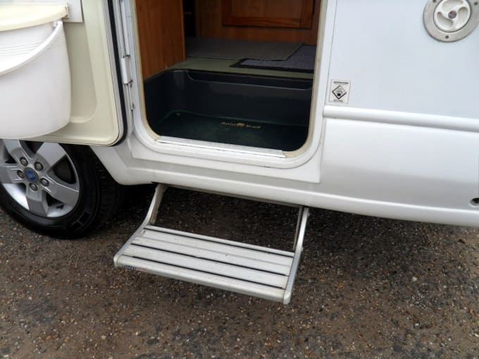 2025 Auto-trail Tracker Se