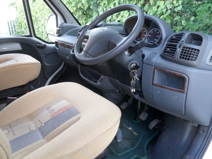2025 Auto-trail Tracker Se