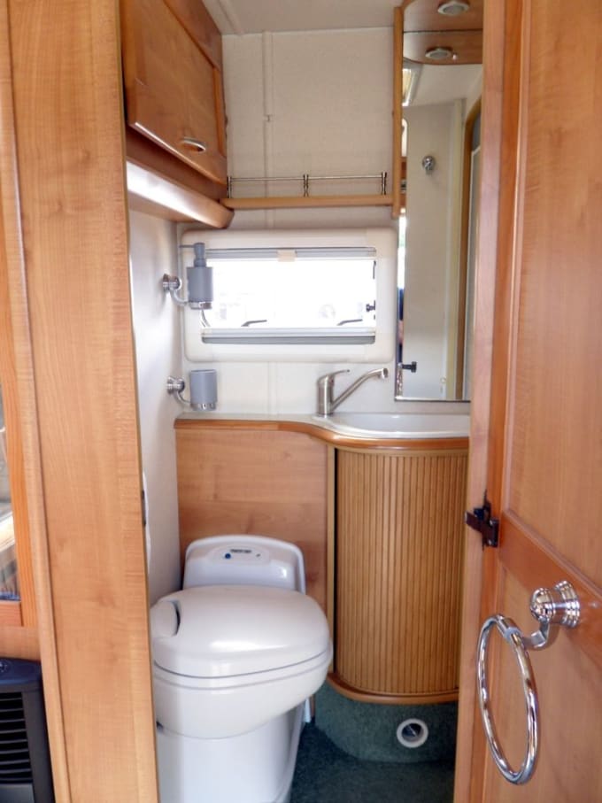 2025 Auto-trail Tracker Se