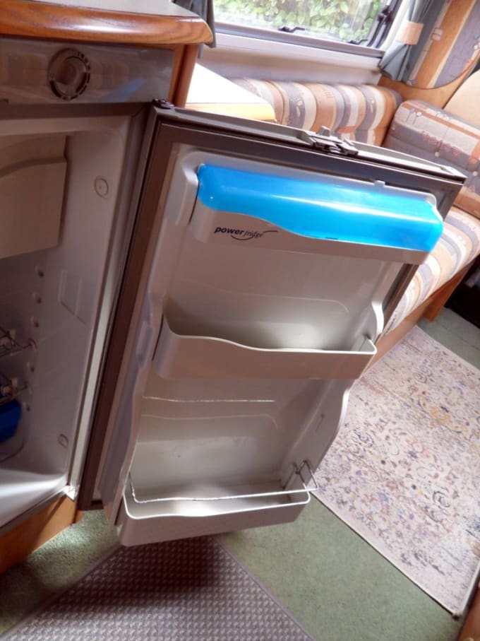 2025 Auto-trail Tracker Se