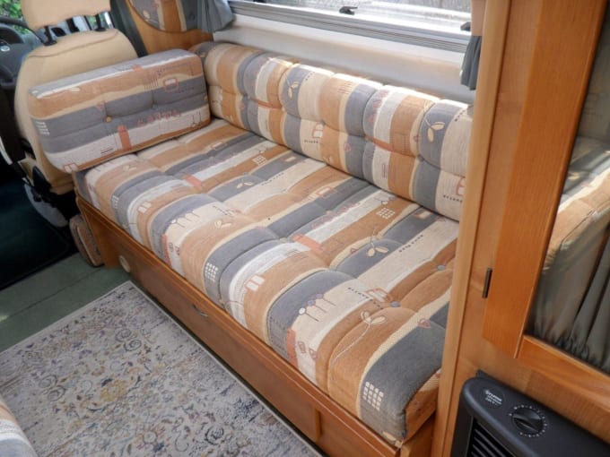 2025 Auto-trail Tracker Se