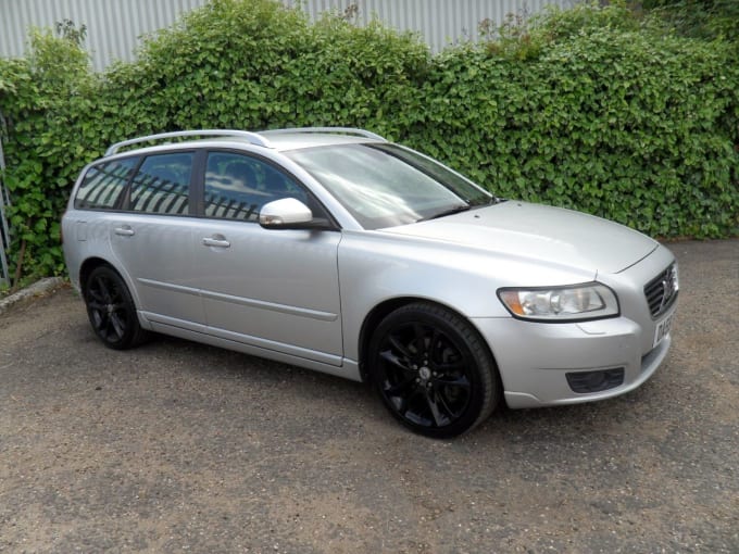 2025 Volvo V50