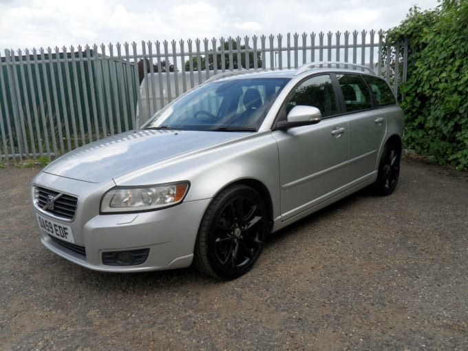 2025 Volvo V50
