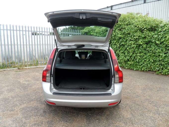 2025 Volvo V50
