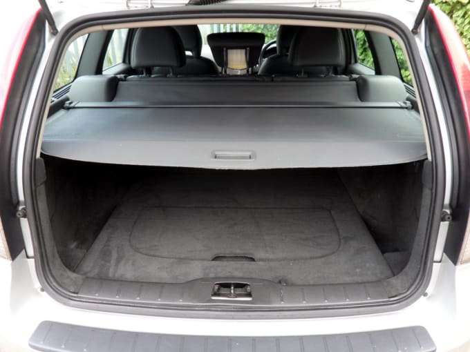 2025 Volvo V50