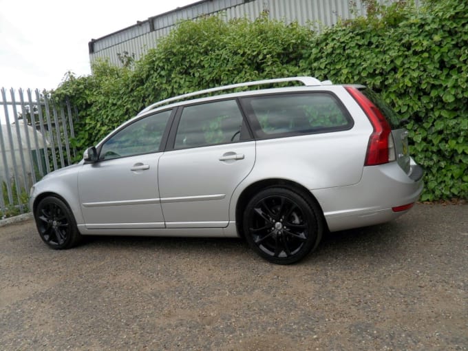2025 Volvo V50