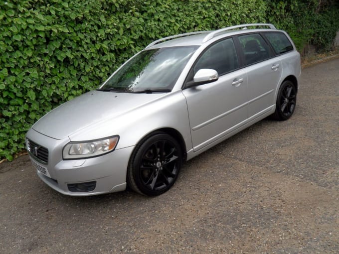 2025 Volvo V50