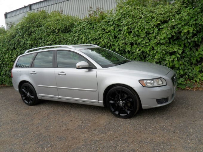 2025 Volvo V50