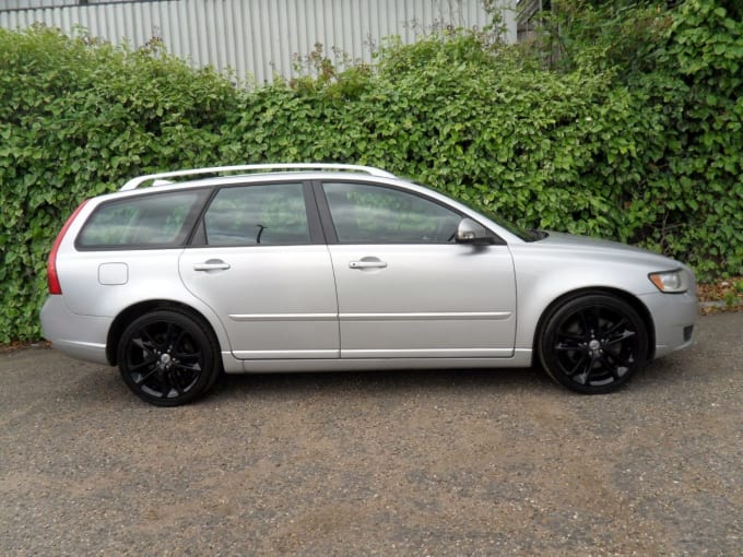 2025 Volvo V50