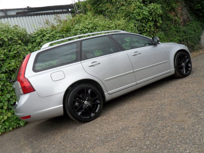 2025 Volvo V50