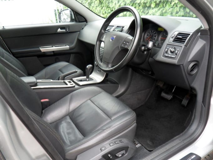 2025 Volvo V50