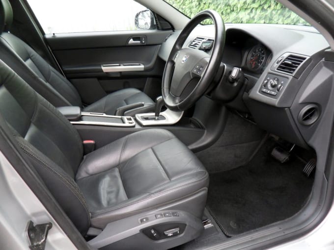 2025 Volvo V50