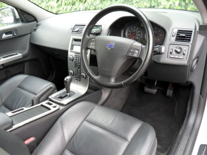 2025 Volvo V50