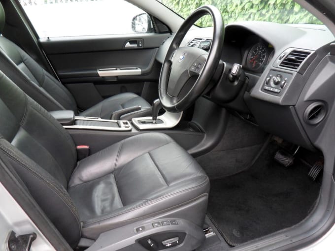 2025 Volvo V50