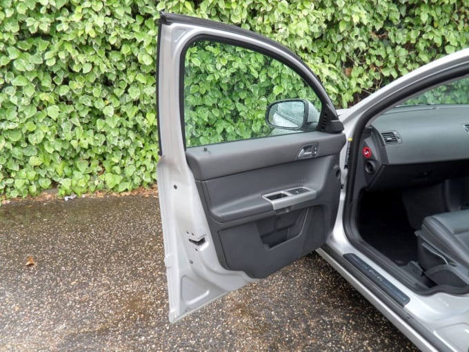 2025 Volvo V50