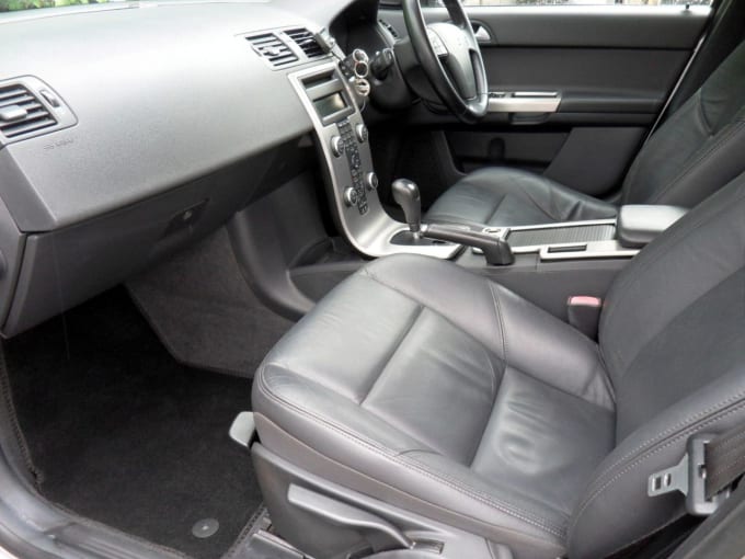 2025 Volvo V50