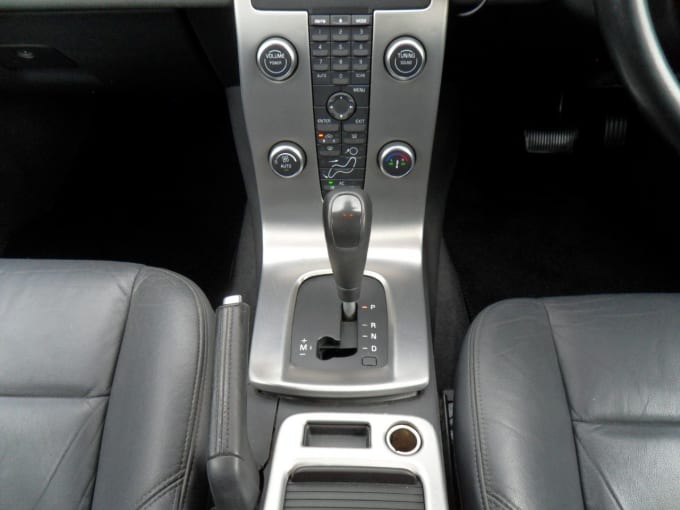 2025 Volvo V50