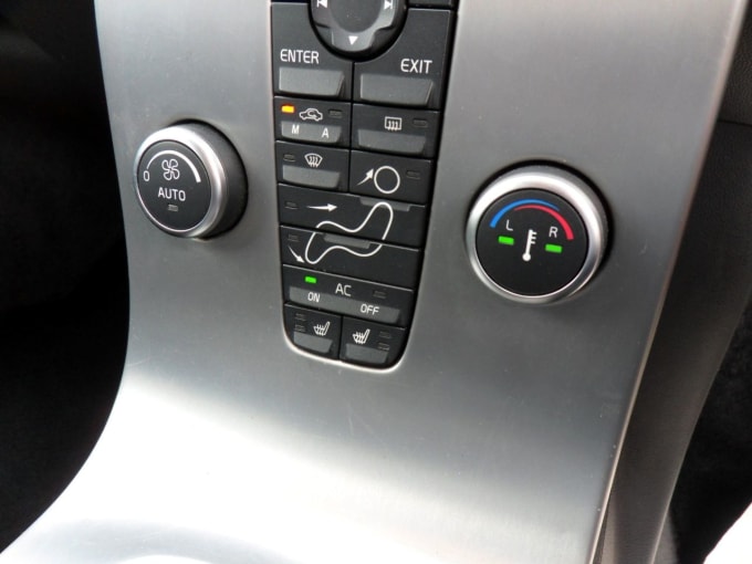 2025 Volvo V50