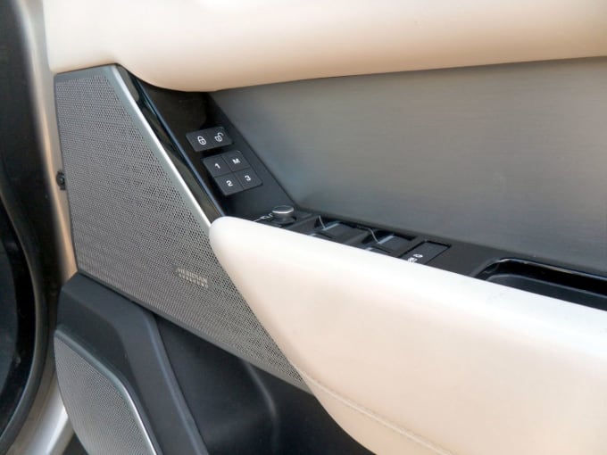 2025 Land Rover Range Rover Velar