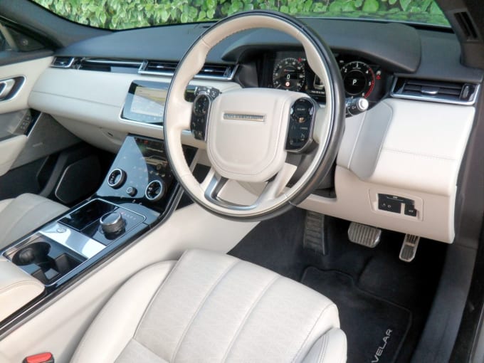 2025 Land Rover Range Rover Velar