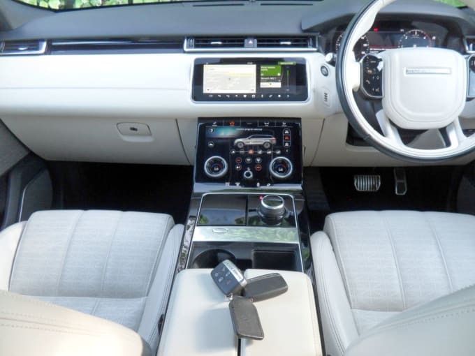 2025 Land Rover Range Rover Velar