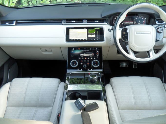 2025 Land Rover Range Rover Velar