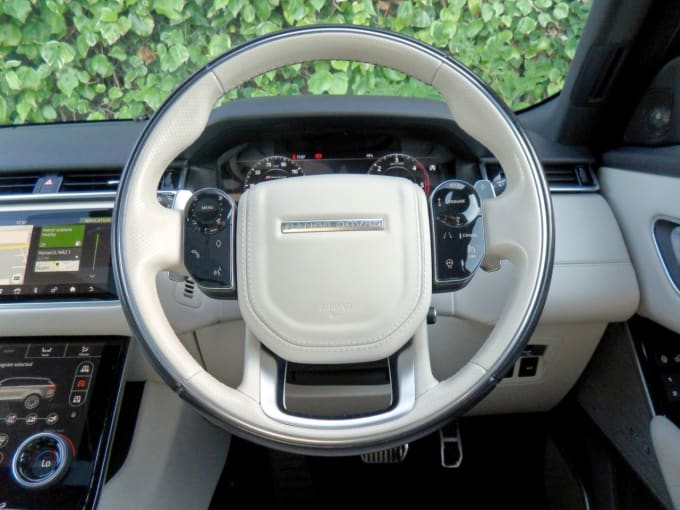 2025 Land Rover Range Rover Velar