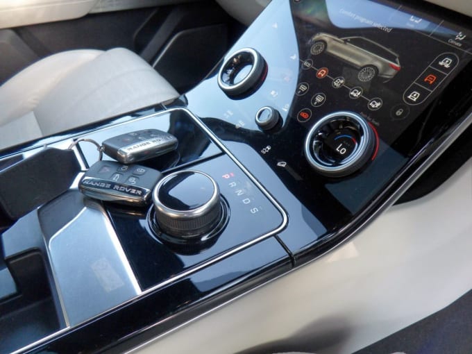 2025 Land Rover Range Rover Velar