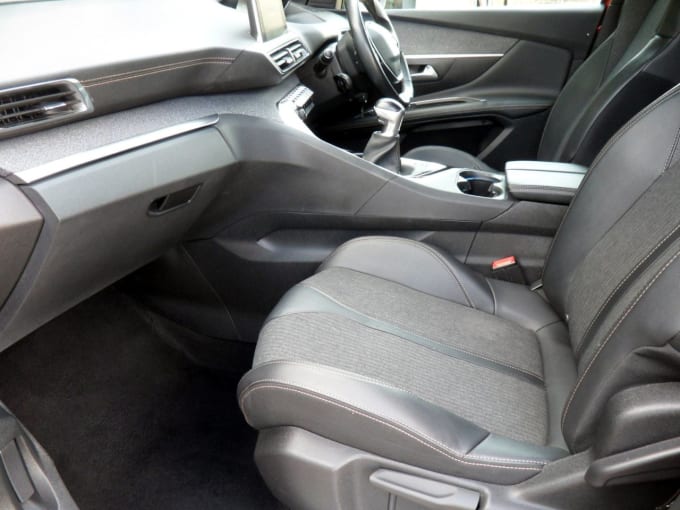 2025 Peugeot 3008