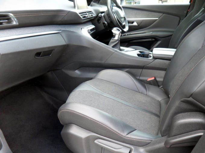 2025 Peugeot 3008