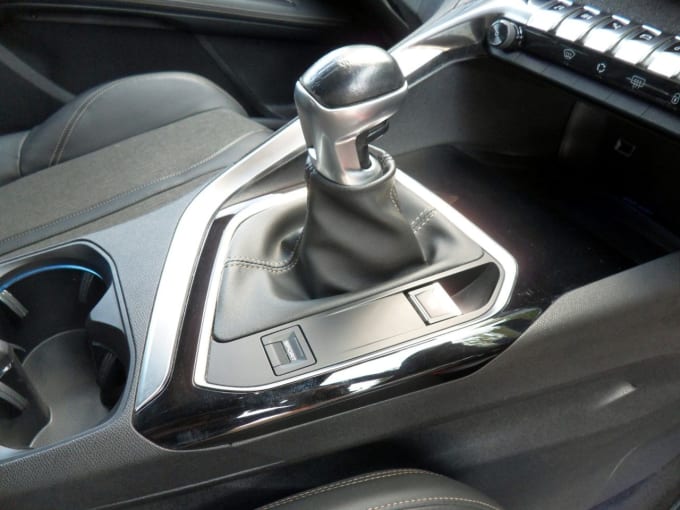 2025 Peugeot 3008