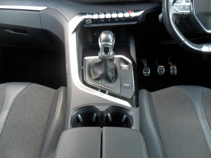2025 Peugeot 3008
